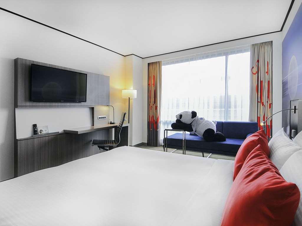 Готель Hyatt Regency Taoyuan International Airport Номер фото A room at the hotel