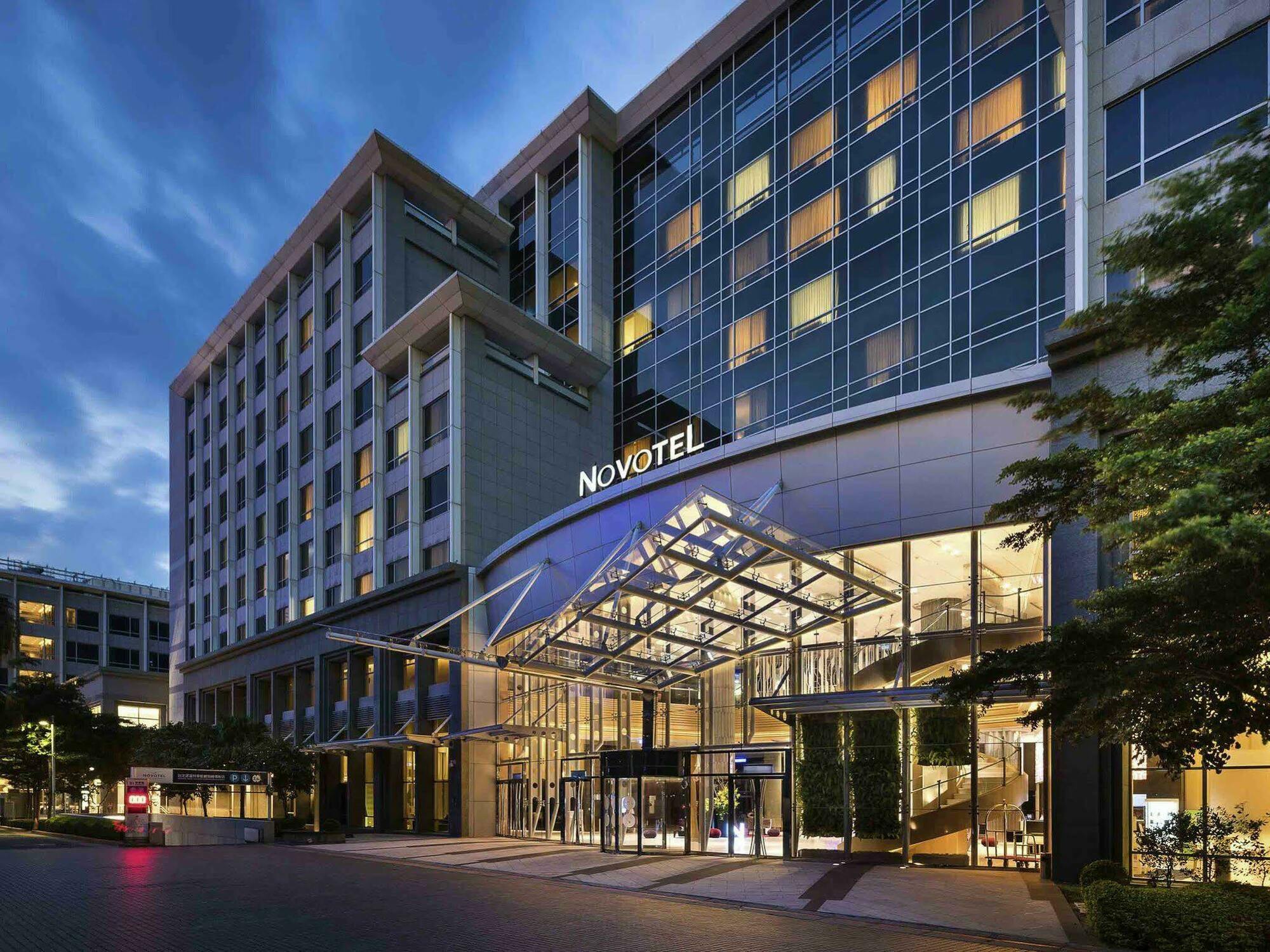Готель Hyatt Regency Taoyuan International Airport Екстер'єр фото Novotel Hotel, Chengdu, China